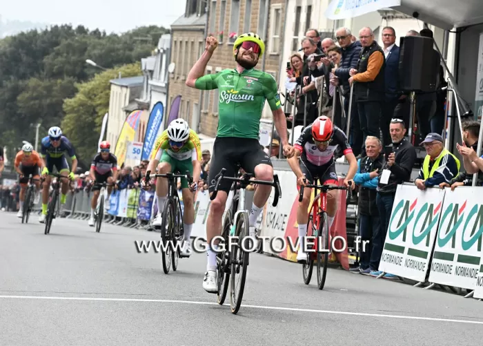 A.LAGREE gagne la dernière étape du tour de la manche